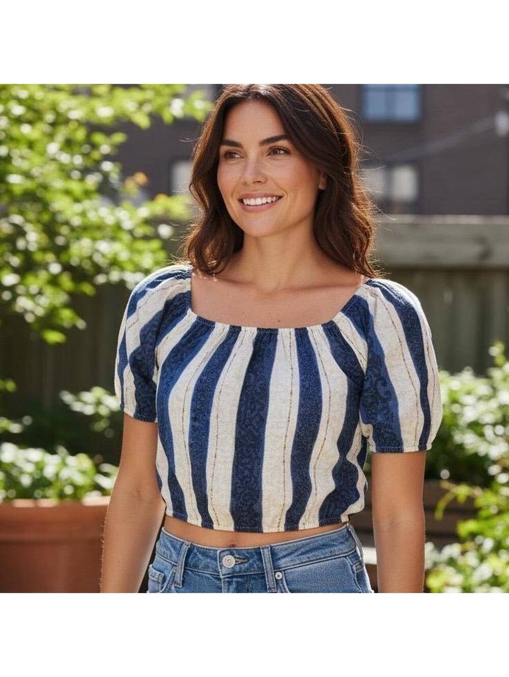 NWT Bella Umbra Women's Navy/Tan Crop Top Size Large